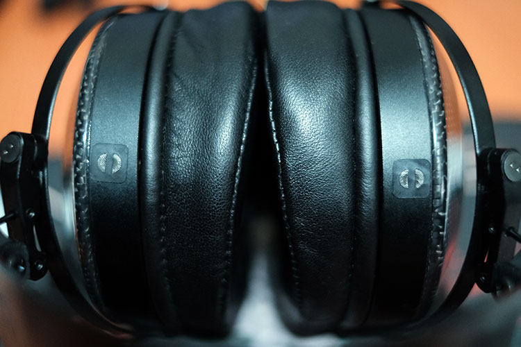 Are there any stickers or inserts or smth I can put on the outside of the  Dan Clark Aeon Closed X? : r/headphones