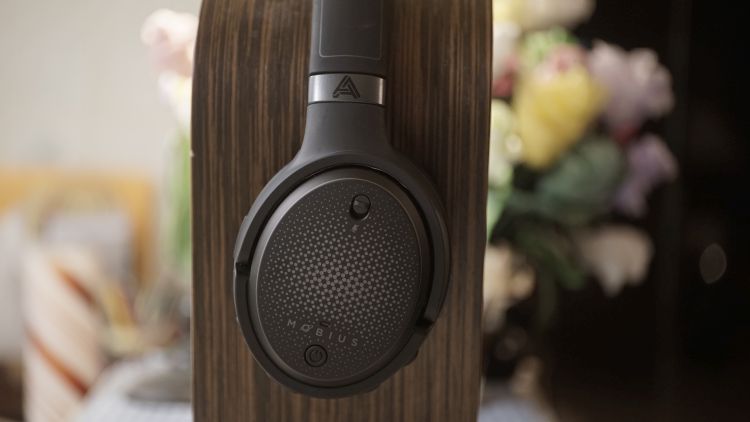 Audeze mobius specs hot sale