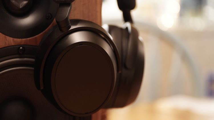 Sennheiser Momentum 4 Wireless Review: Impressive all-rounders