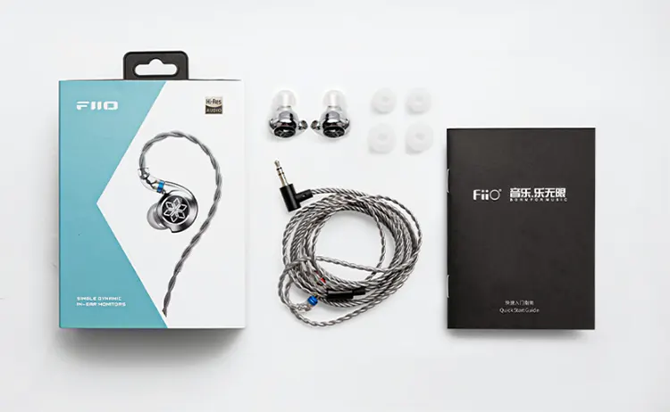 FiiO FD11 accessories