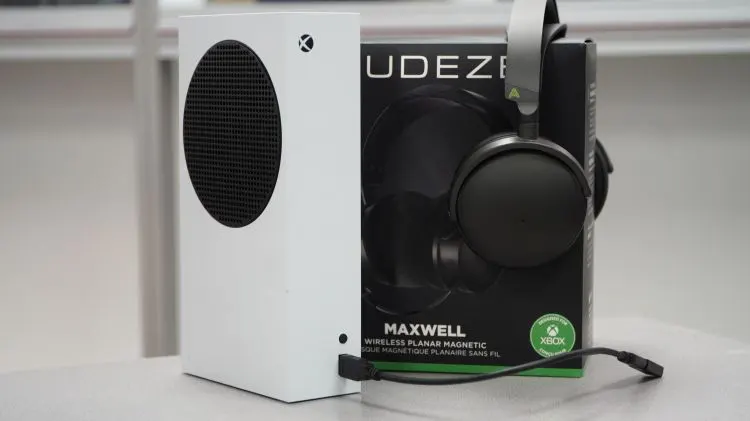 Audeze Maxwell beside an Xbox