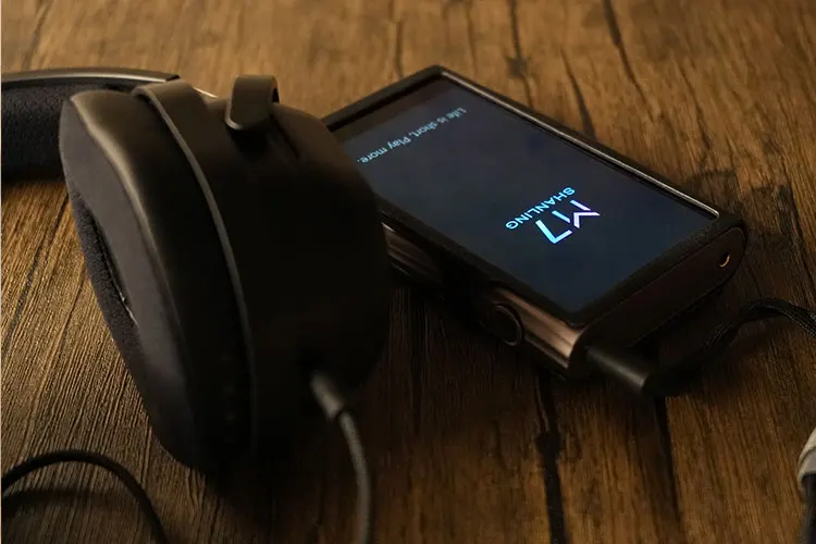 MOONDROP Joker paired with Shanling M7