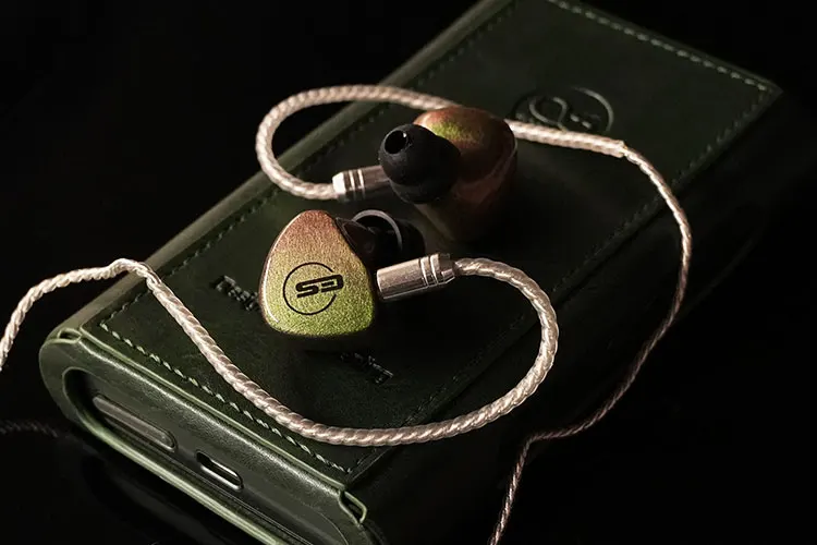 Earsonics Elements paired with Shanling M6 Ultra