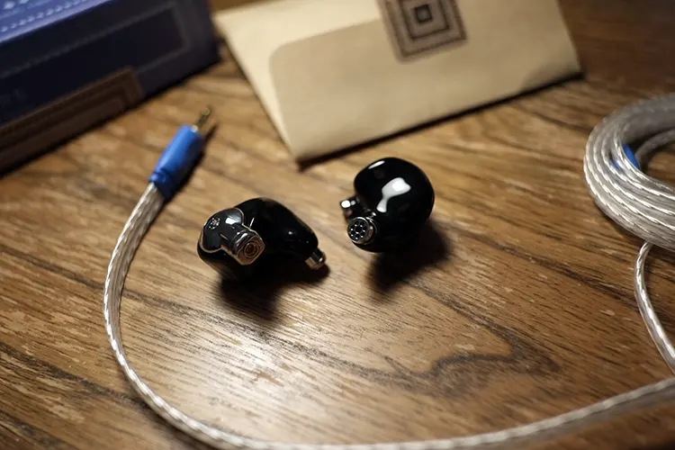 Campfire Audio Cascara nozzles pointing up