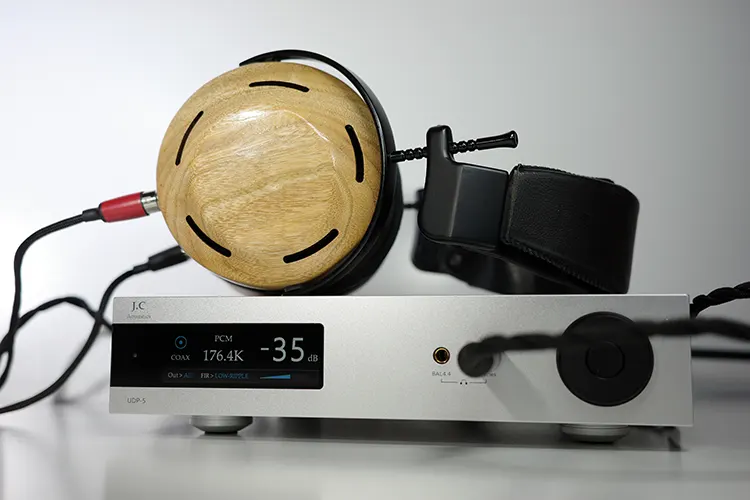 JC Acoustics UDP-5 paired with ZMF Headphones Eikon