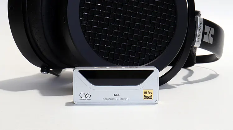 Shanling UA4 beside HIFIMAN Sundara