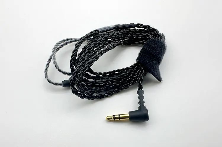 64 Audio Aspire 4 stock cable