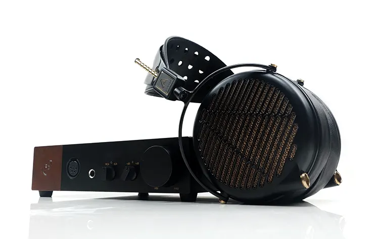 Audeze LCD-4z paired with Ferrum OOR