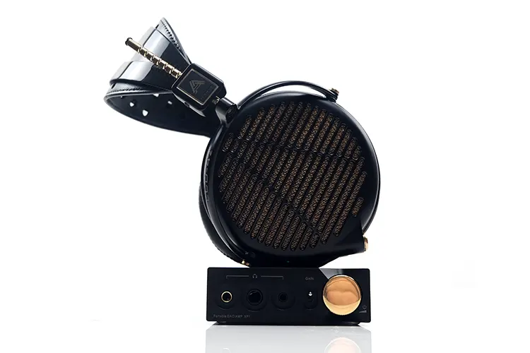 Audeze LCD-4z paired with ONIX Mystic XP1