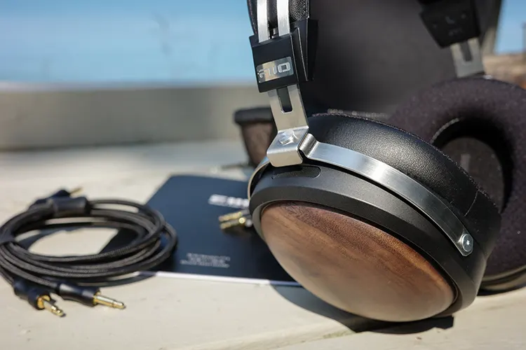 FiiO FT1 ear cup side profile