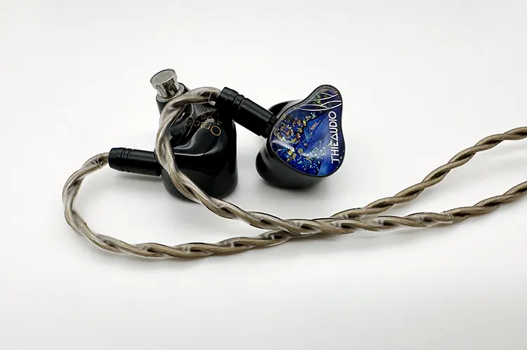 THIEAUDIO Oracle MKIII attached to cable