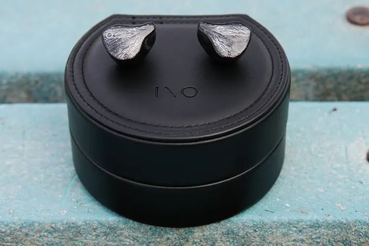 IO AUDIO SOGNO on top of black case