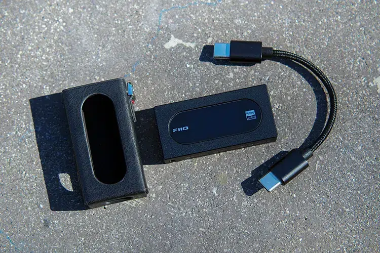 FiiO KA15 accessories