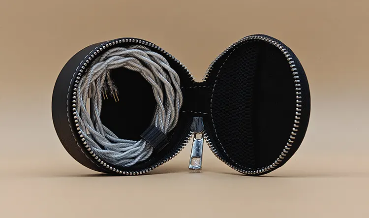 MOONDROP Kadenz stock cable in case