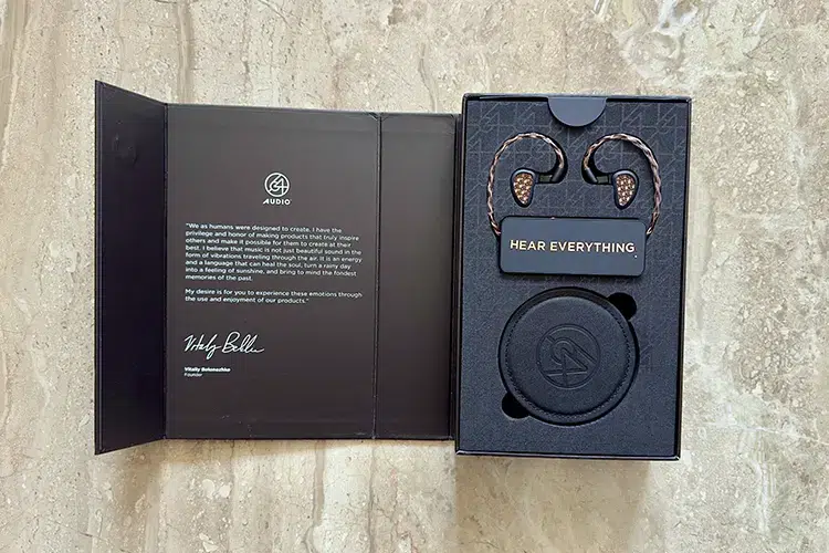 64 Audio Solo unboxing