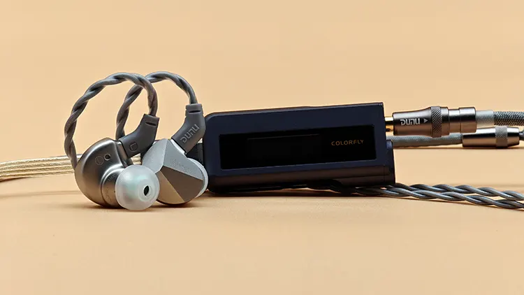 DUNU KIMA 2 beside Colorfly CDA-M2 dongle DAC