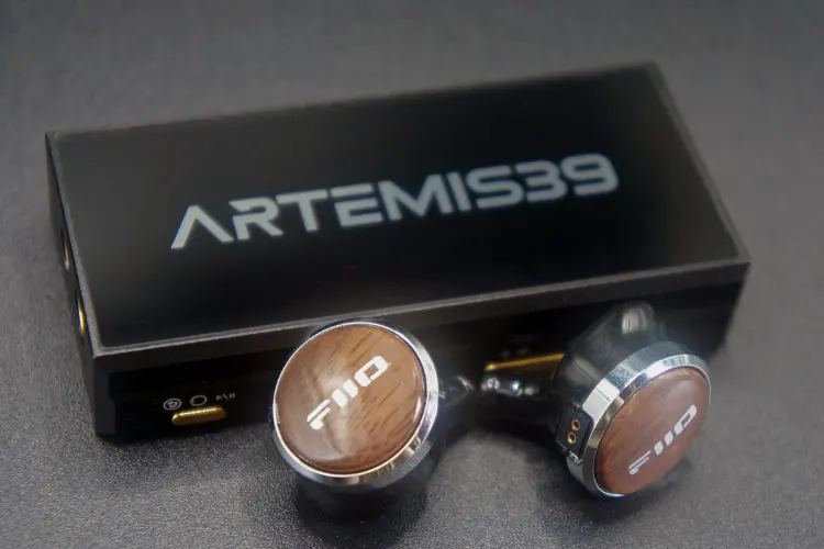 FiiO FP3 beside 7Hz Artemis39