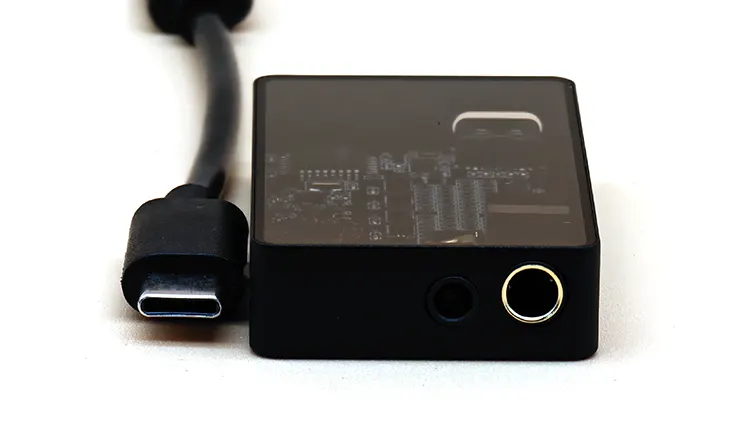 Heartfield R1 headphone jack ports