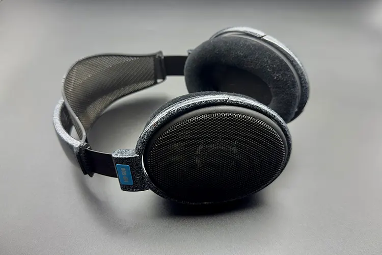 Sennheiser HD 600 side profile