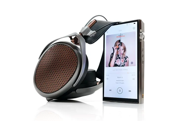 iBasso DX340 upright with Meze Audio POET