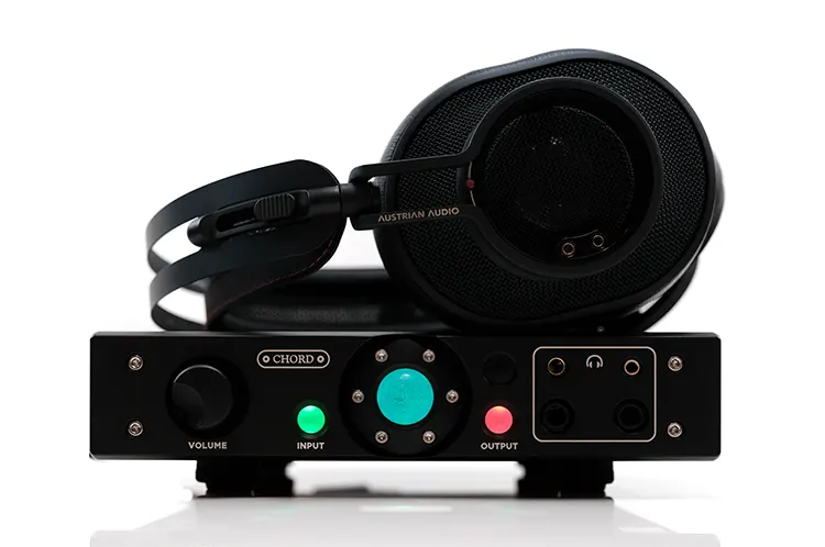 Chord Electronics Alto with Austrian Audio Composer on top