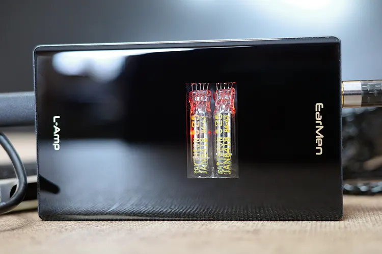 EarMen L-Amp front panel with tube glow