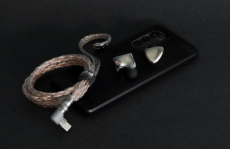 FiiO FX17 on smartphone with USB Dongle cable