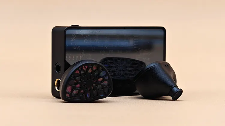 TANGZU Zetian Wu Legend beside Heartfield R1 dongle