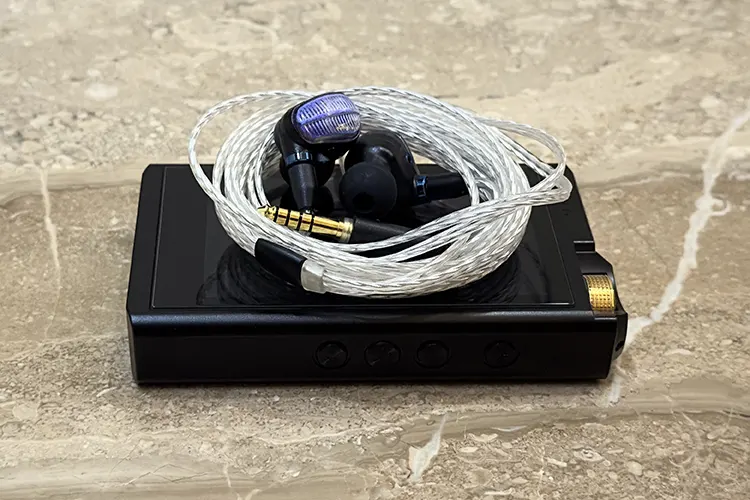 Campfire Alien Brain with Lotoo PAW Gold Touch DAP