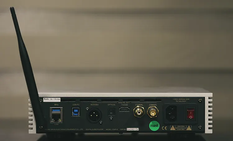 Cayin iHA-8 rear panel with wireless antenna