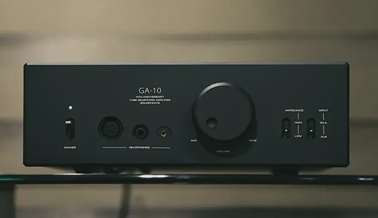 HIFIMAN Goldenwave GA-10 front faceplate power on