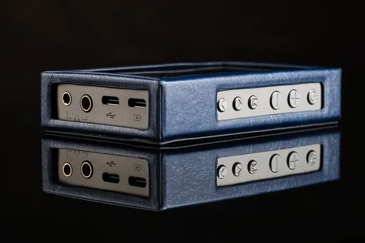 MUSE HiFi M5 Ultra right control panel