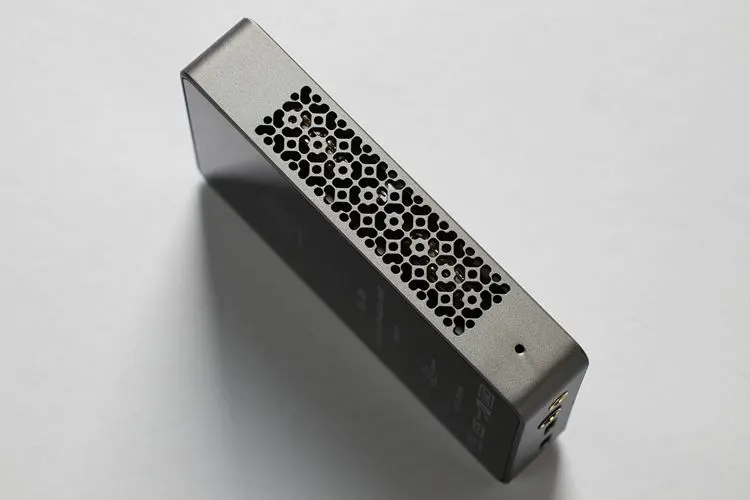 MUSE HiFi M5 Ultra side panel tube vents