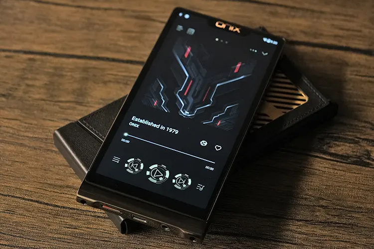 ONIX Waltz XM10 Ltd LCD screen turned on