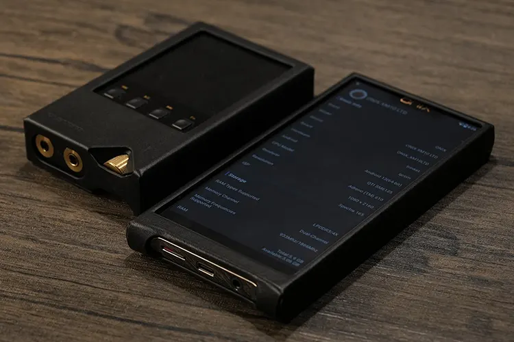 ONIX Waltz XM10 Ltd beside XM5 DAP