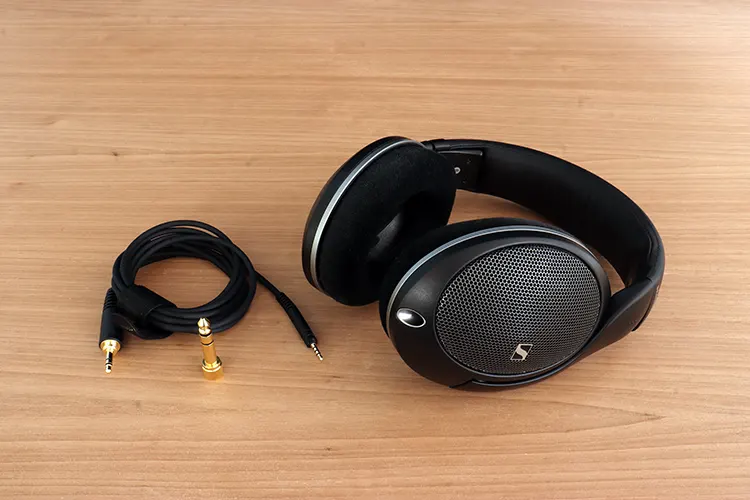 Sennheiser HD 550 with stock cable