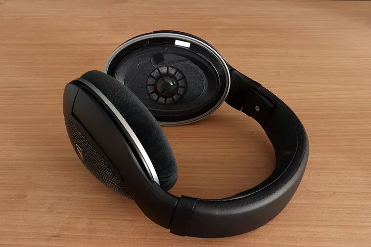 Sennheiser HD 550 without one earpad
