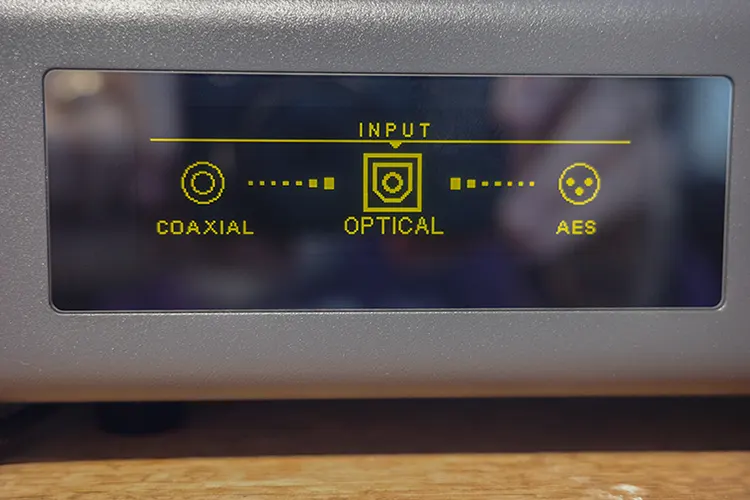 xDuoo TA-32 front panel LCD Screen turned on