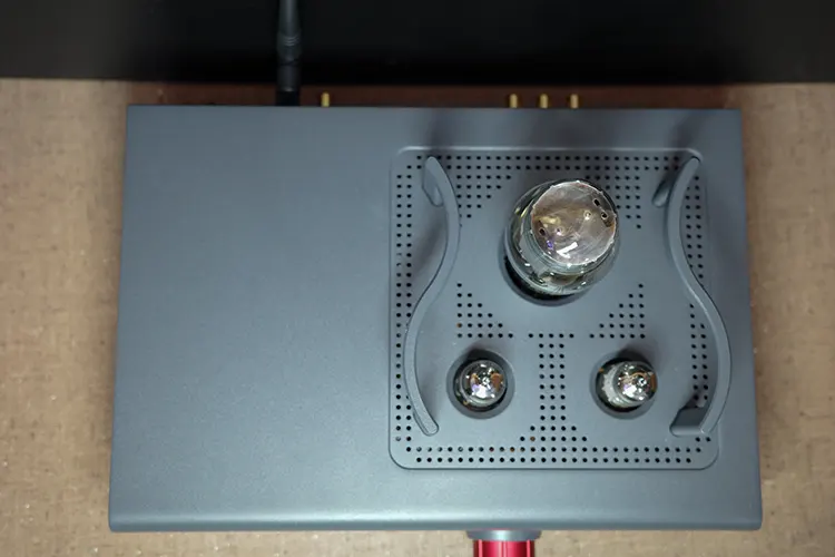 xDuoo TA-32 top panel