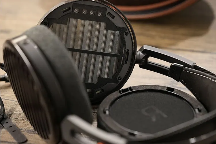 FiiO FT7 exposed driver without earpad
