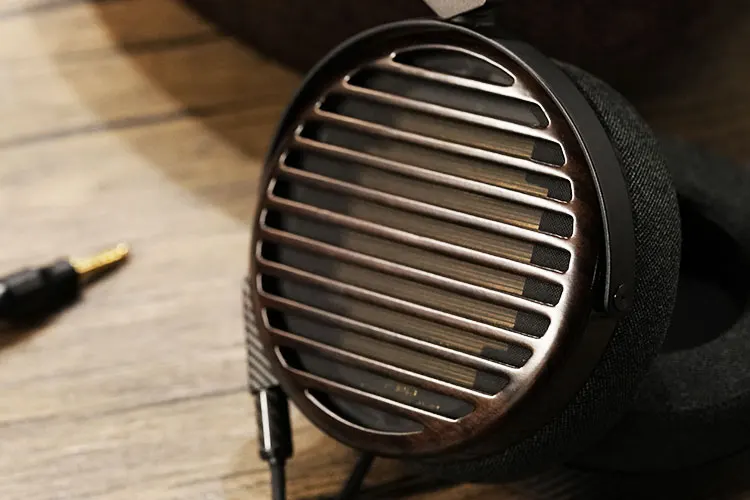 FiiO FT7 single external earcup view