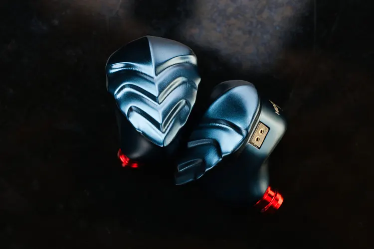 Hidizs MK12 Turris shells on dark metallic background