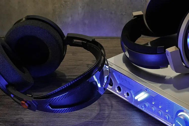 D&A Alpha PRO with 2 headphones