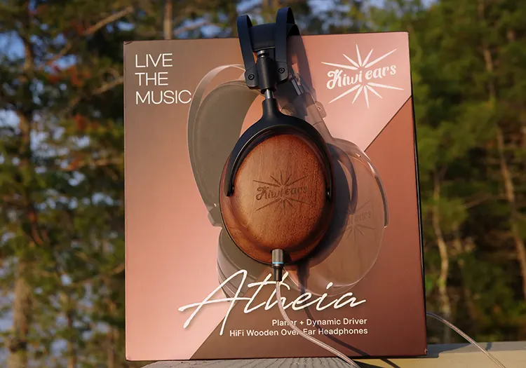 Kiwi Ears Atheia box
