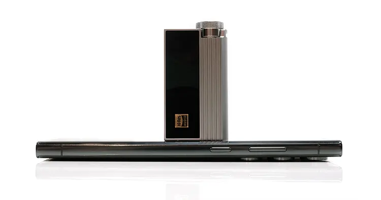 iBasso Nunchaku on top of Samsung S23 Ultra