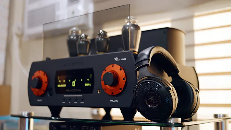 Auris Audio Headonia 300b with Focal Utopia 2022