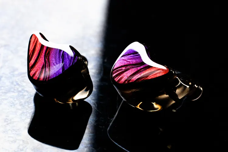 Celest Ignite X Beast shells in black and white shadow