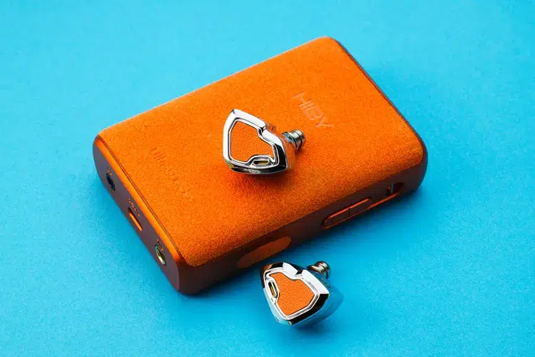 Hidizs MS2 PRO on top of the back of the HiBy R3Pro II