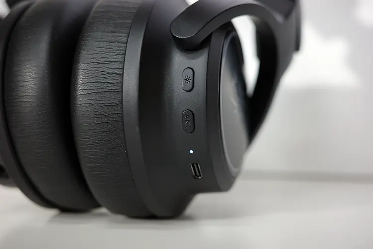 Kiwi Ears Aventus ANC controls