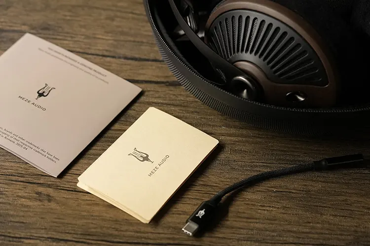 Meze Audio 105 SILVA accessories